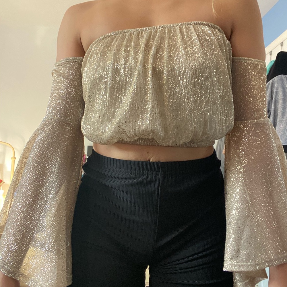 Fashion nova flowy crop top